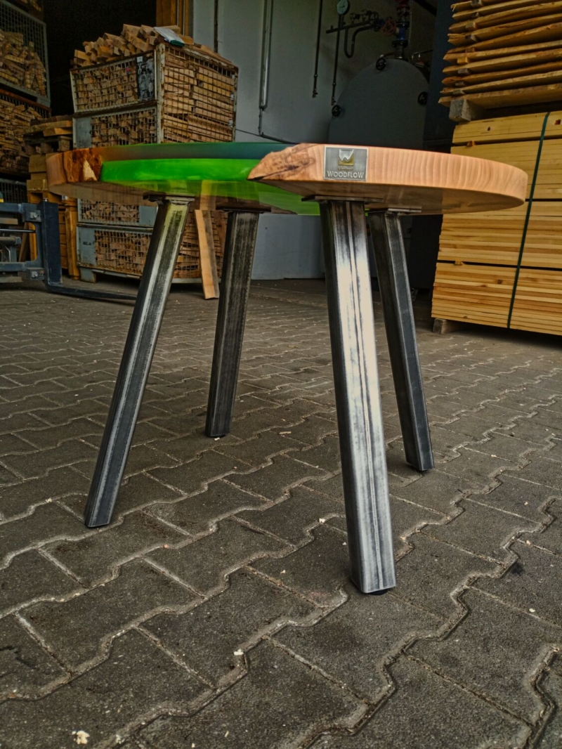 Kern-Buche Couchtisch Epoxidharz lime green 3
